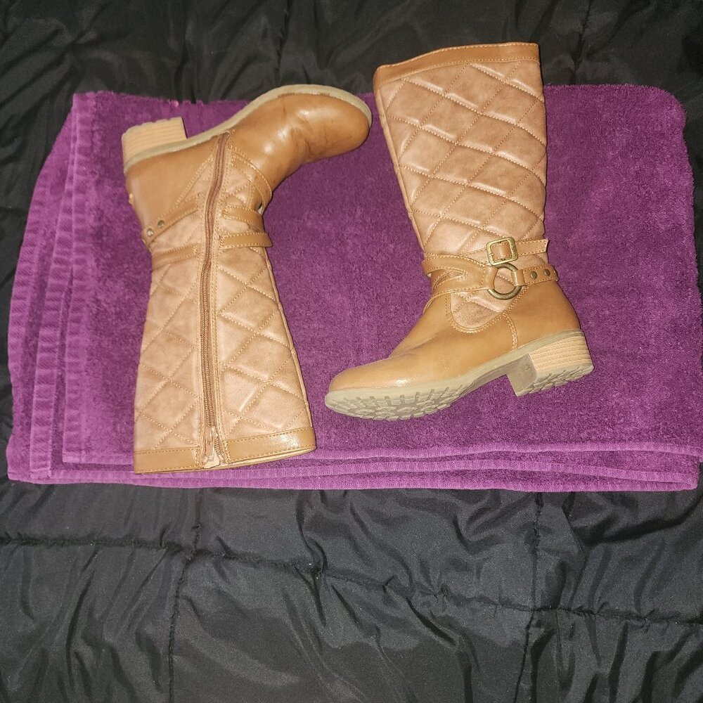 Girls boots